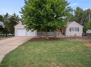 14 Cedar Dr, Newton, KS 67114