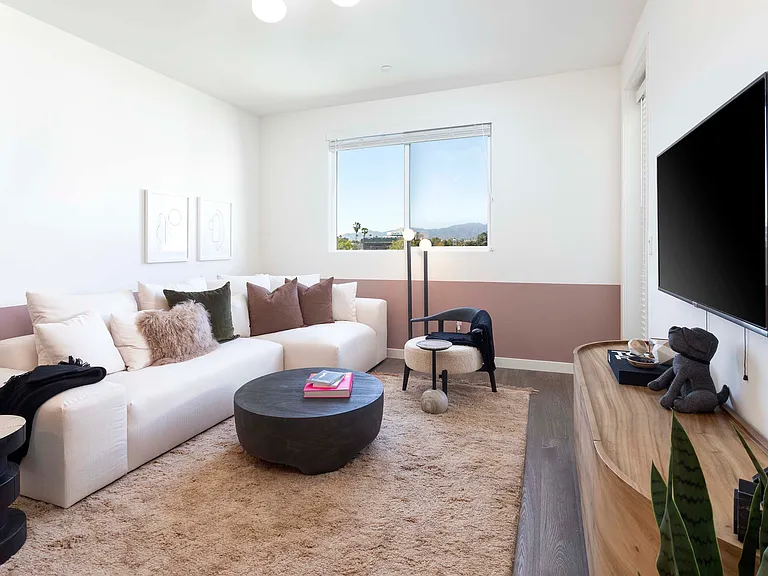 Alexan Noho West — Photo 37