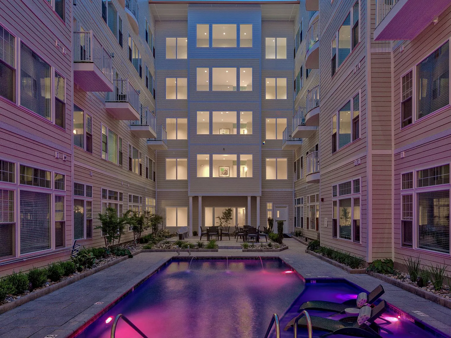 Aqua on 25th — Photo 2