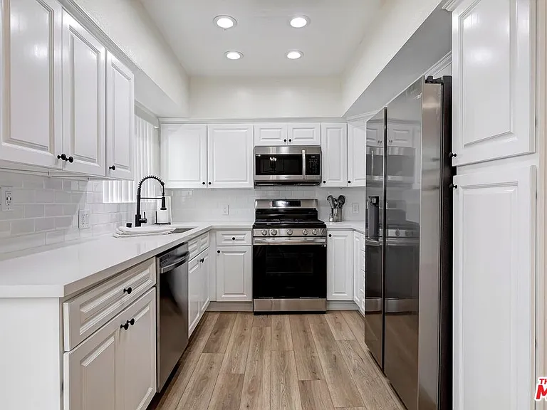 1508 Berkeley St #B — Photo 12