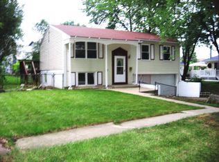 370 Sandra Ct, Glendale Heights, IL 60139