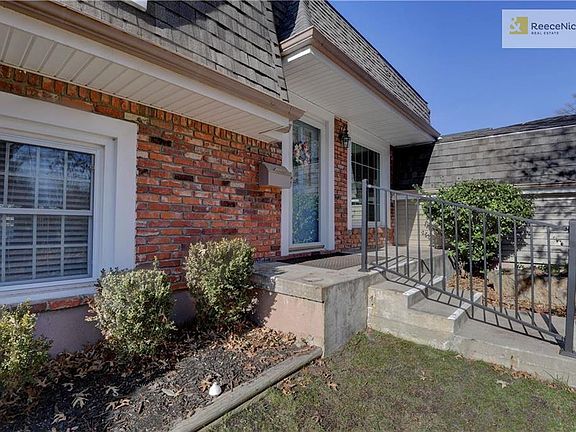 3rd image of 9606 Horton St