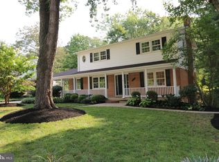 8815 Bridle Wood Dr, Springfield, VA 22152