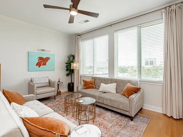 7707 Bluebonnet Blvd APT 323, Baton Rouge, LA 70810