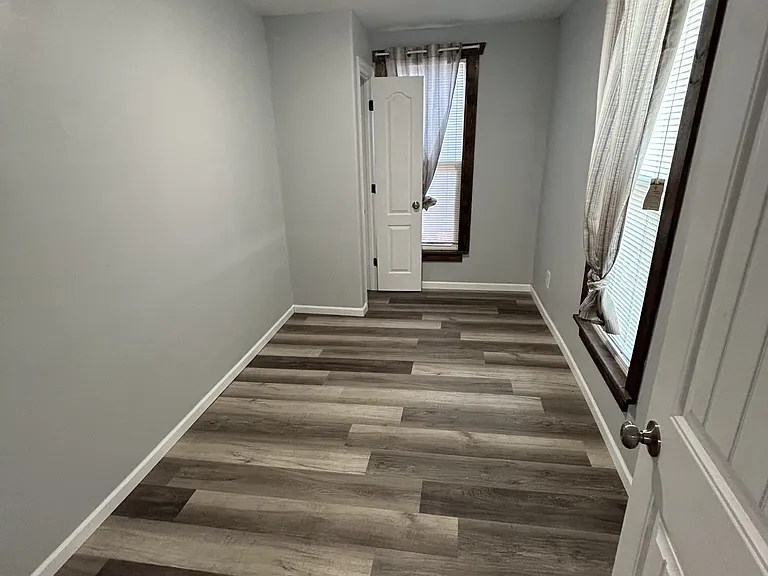 627 N King St — Photo 15