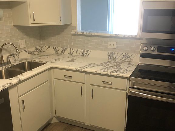 2nd image of 960 Perrie Dr Floor 3