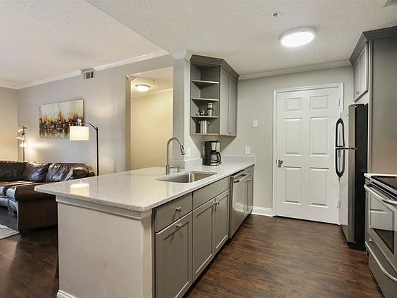 3rd image of 1074 Peachtree Walk NE Unit B209