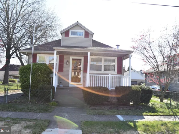 315 Carre Ave, Essington, PA 19029