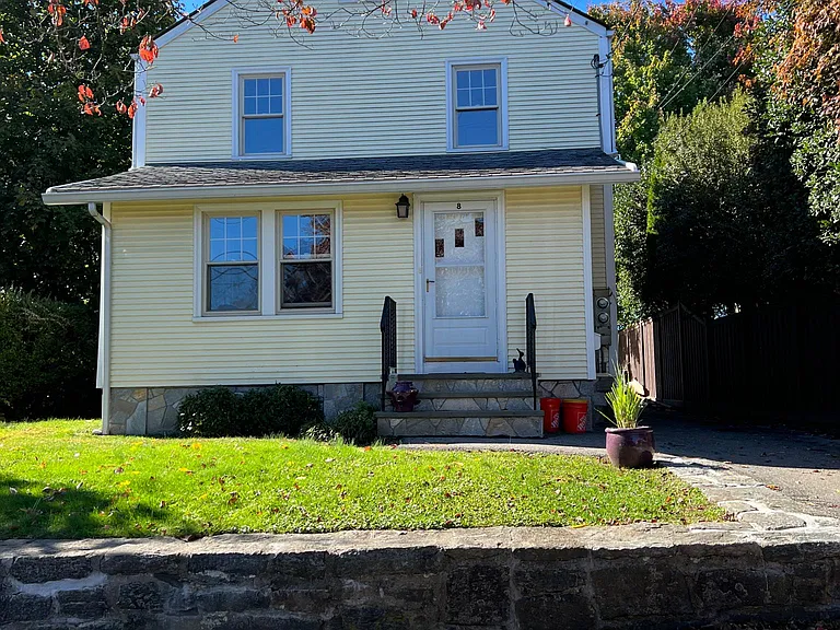 8 S Smith St #2 — Photo 3