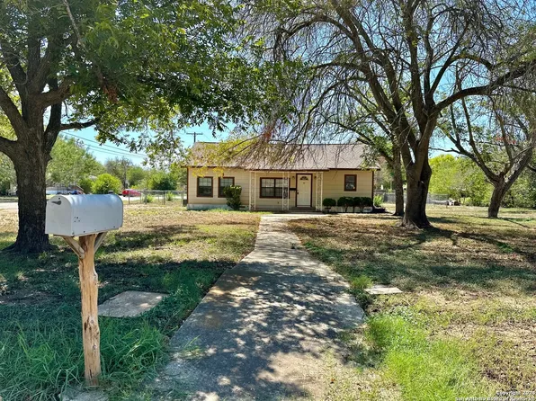 1151 30TH ST, Hondo, TX 78861