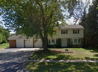 2198 Rosewood St, Jenison, MI 49428