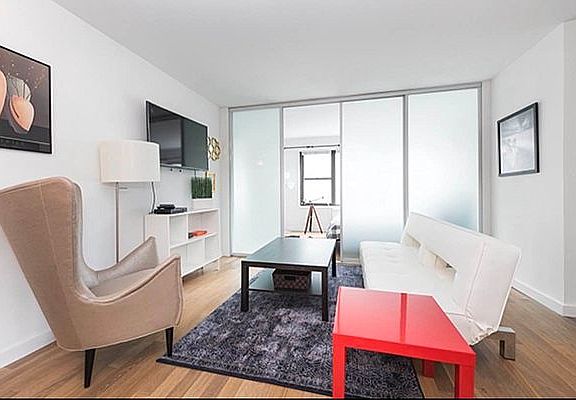 4th image of 279 E 44th St APT 11N