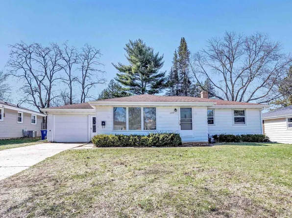 1442 Rosalie Ln, Green Bay, WI 54304