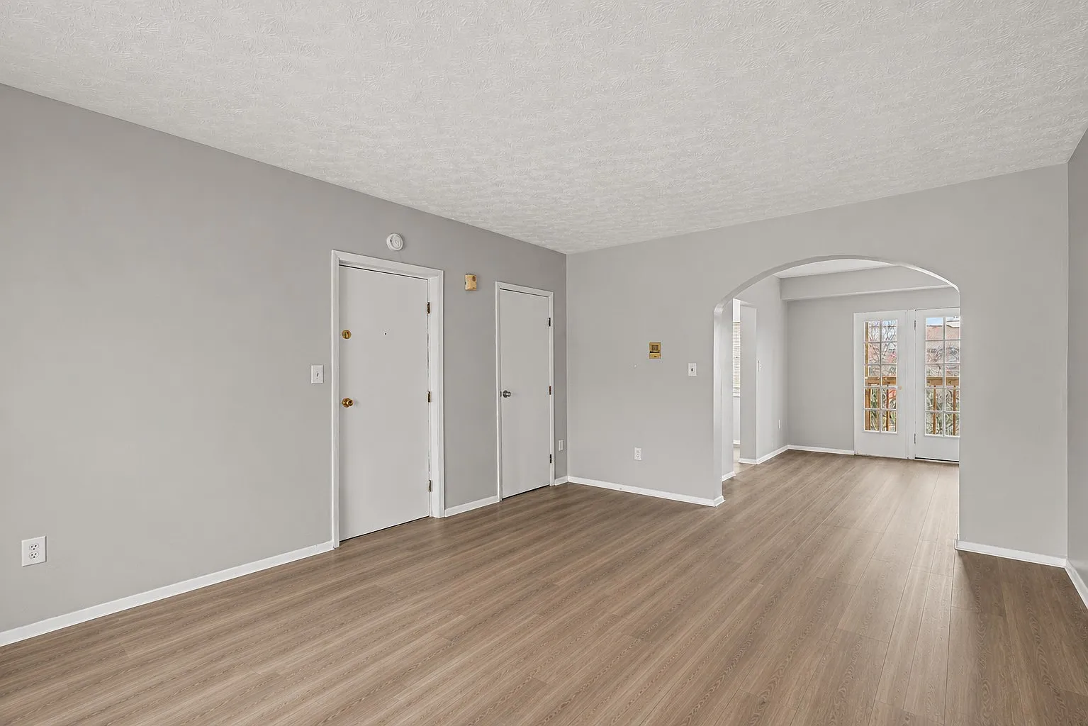 1 bed, 800 sqft, $995 — Photo 1