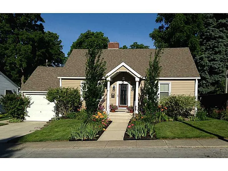 210 Powers St photo 1