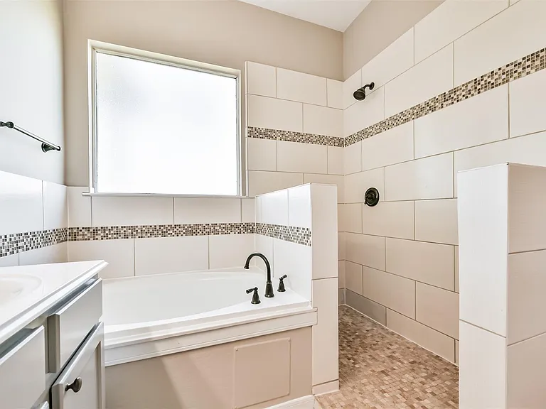 13719 Rolling River Ln — Photo 21