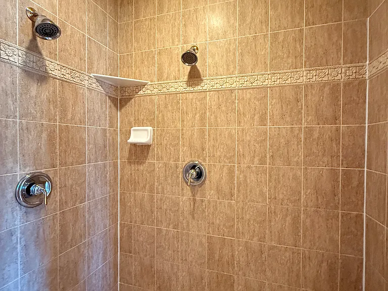 605 Whetstone Glen St #605 — Photo 6
