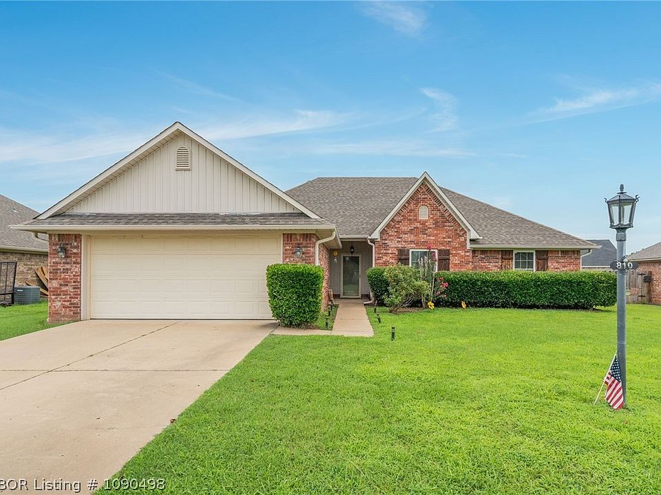 1st image of 810 Laurel Way