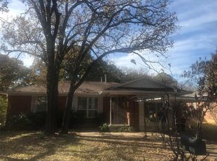 2102 Mercedes Rd, Denton, TX 76205