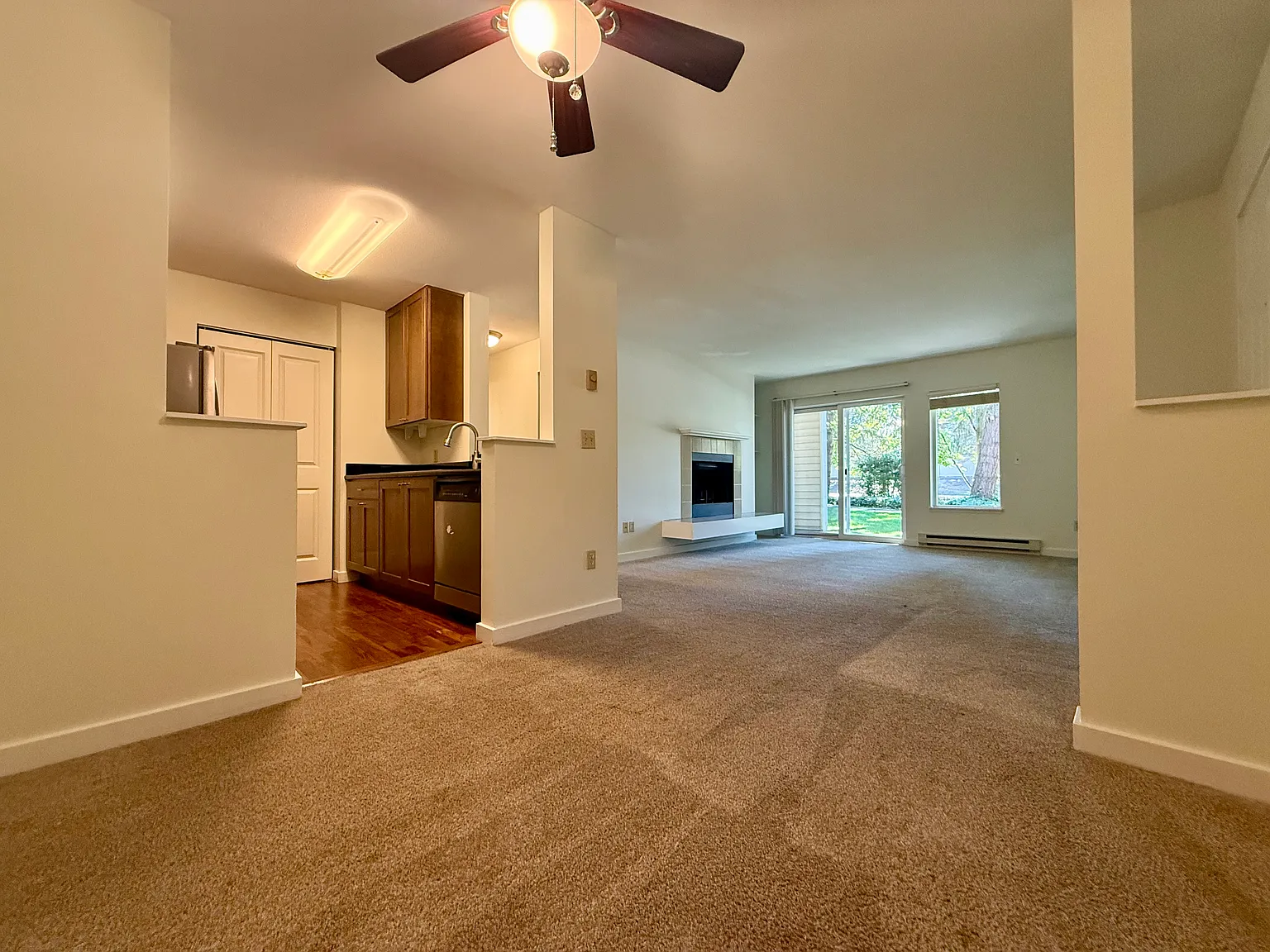 2 bed, 867 sqft, $2,000 — Photo 3