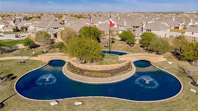Great Location! Avalon subdivision, only 22 minutes to the Airport and Downtown Austin!