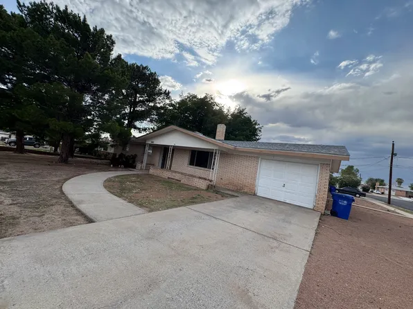 2605 Ridgeway Ct, Las Cruces, NM 88011