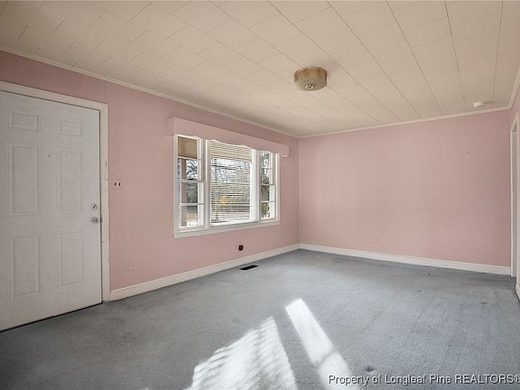 5th image of 400 Roxie Ave