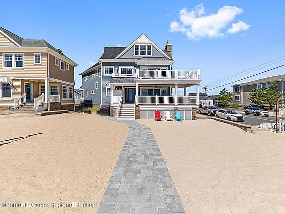 3rd image of 255 Beachfront