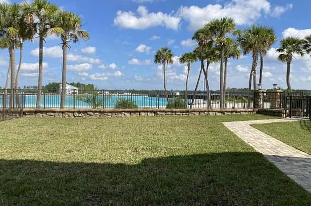 3 bed, 2.5 bath, 2741 sqft, $5,400 — Photo 4
