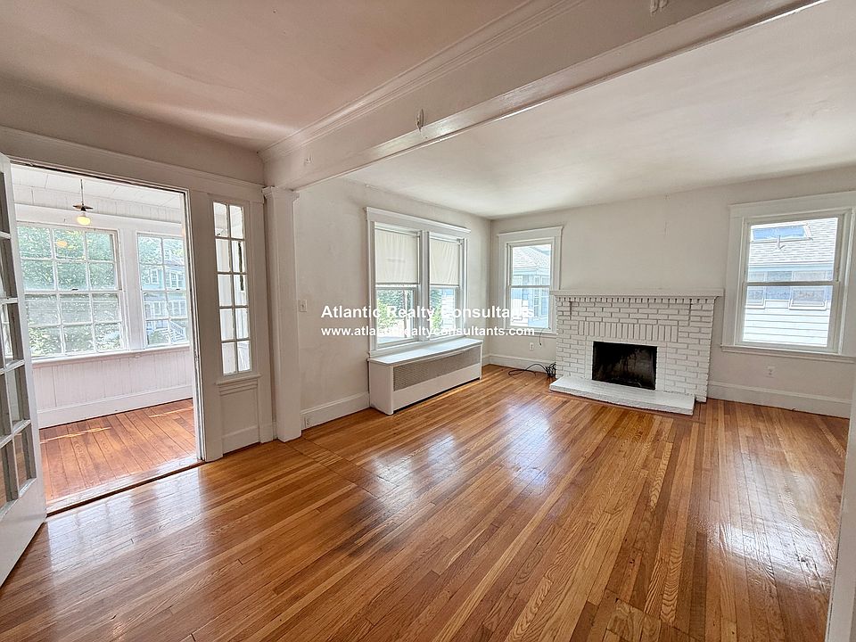 1st image of 14 Hammondswood Rd #2