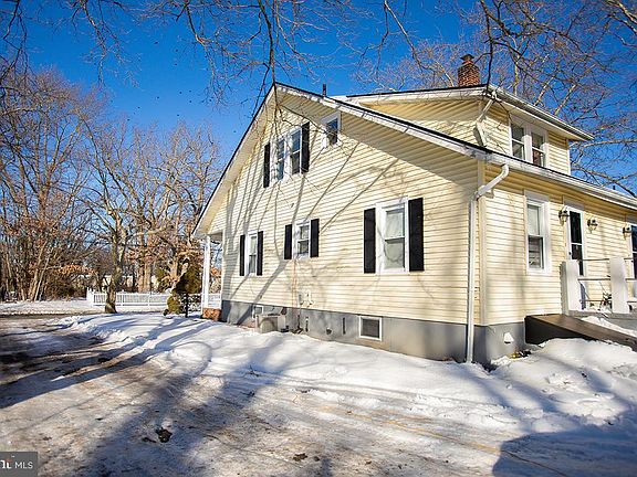 2nd image of 65 W Oak Rd