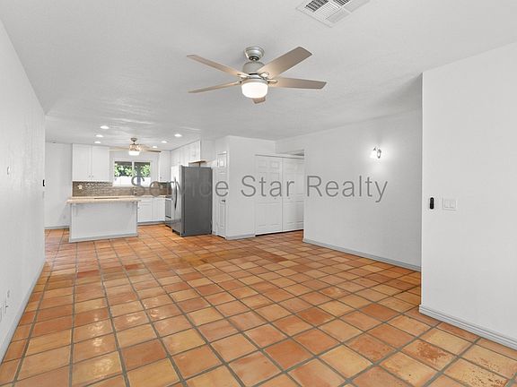 5th image of 4910 E Sunnyside Dr