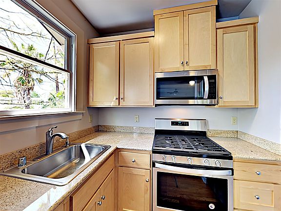 2nd image of 908 38th St
