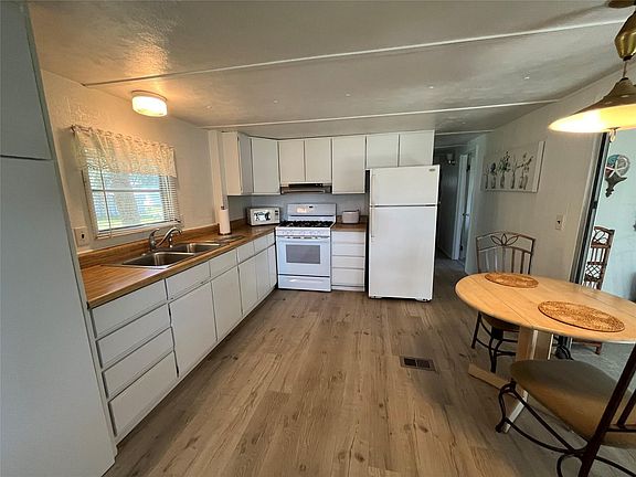 3rd image of 17417 Brynwood