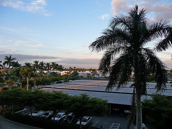 4th image of 140 Seaview Ct APT 401