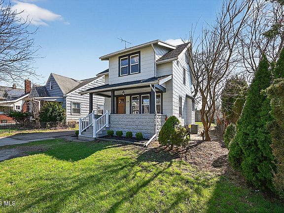 4th image of 1130 Earlwood Ave