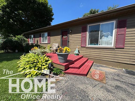 2nd image of 205 E Rolfe