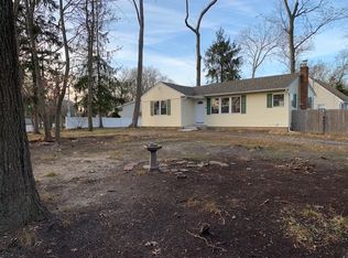 4 Babylon Dr, Sound Beach, NY 11789