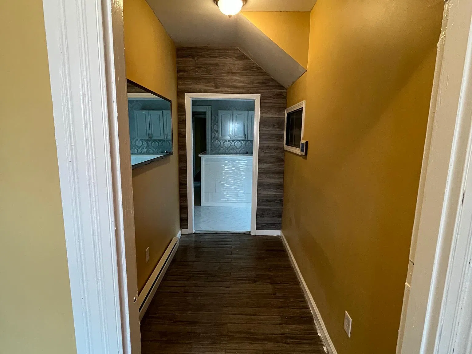 2 bed, 700 sqft, $1,350 — Photo 2