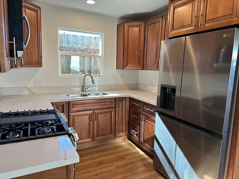 883 Arcadia Ave — Photo 8