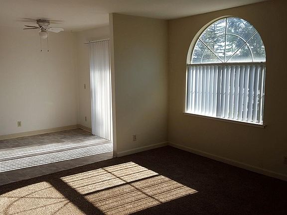 3rd image of 2119 Wyda Way #1-01