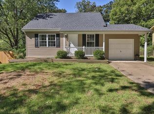 907 Parma Dr, Ballwin, MO 63021