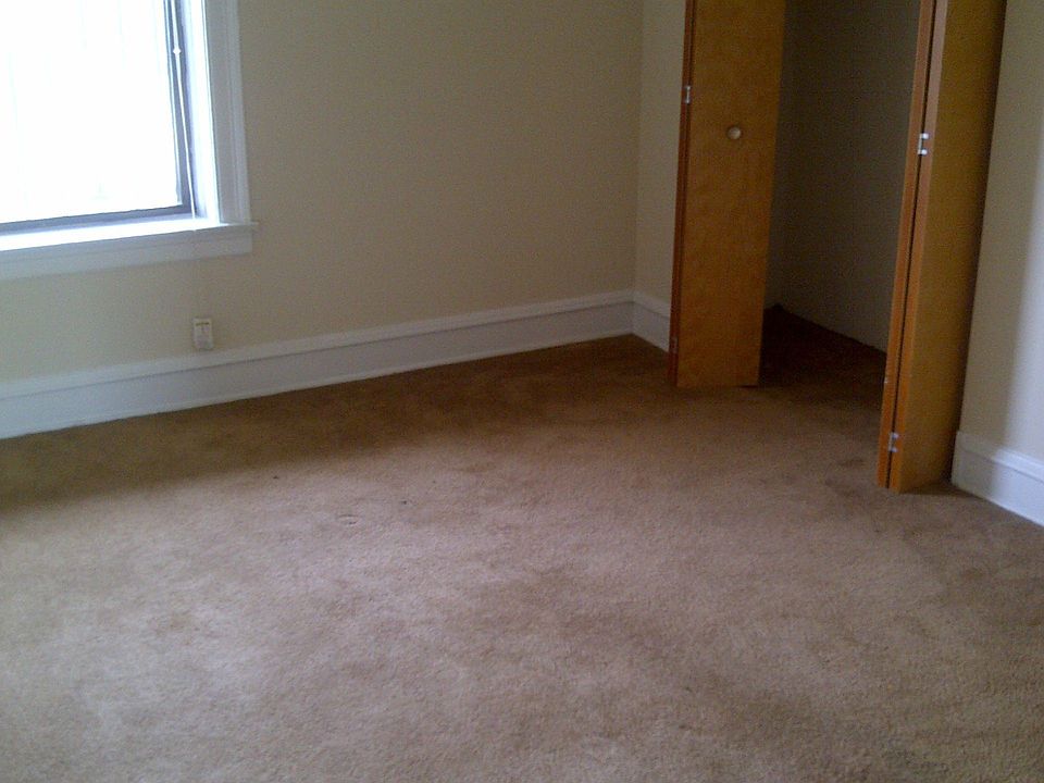 2nd image of 72 E 49th St #1