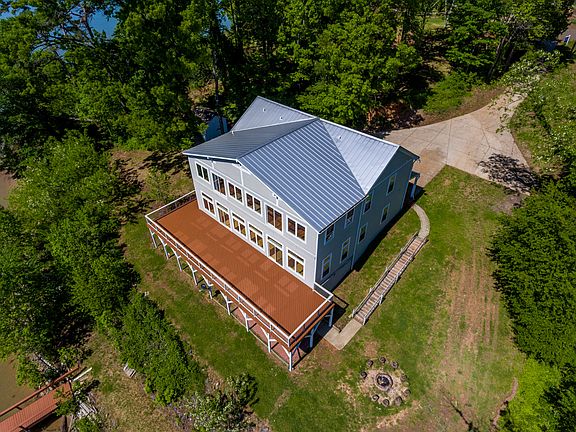 3rd image of 8932 Lynn Parker Ln