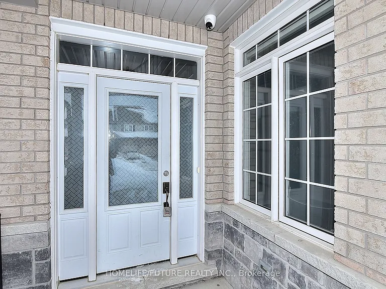 39 Summer Ln — Photo 2