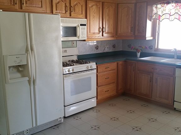 4th image of 285 Abbington Ave