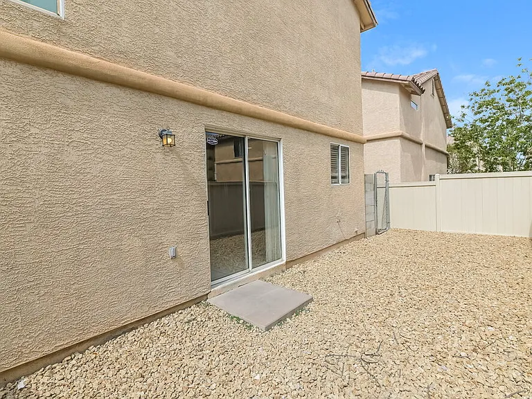 6015 Ambleshire Ave — Photo 17