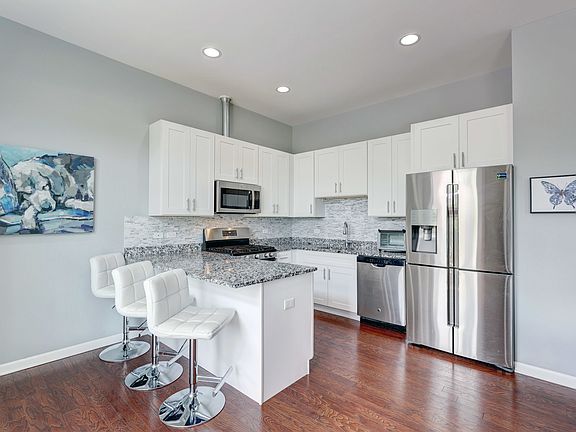 3rd image of 2367 N Newberry Ln