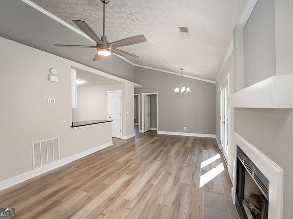 5th image of 1318 Yorkshire Ln