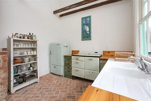 1217 Kerlerec St #B — Photo 16